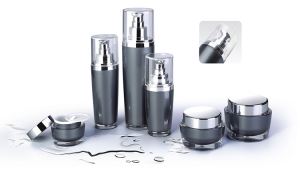 Kartio akryyli kosmetiikan purkit ja pullot